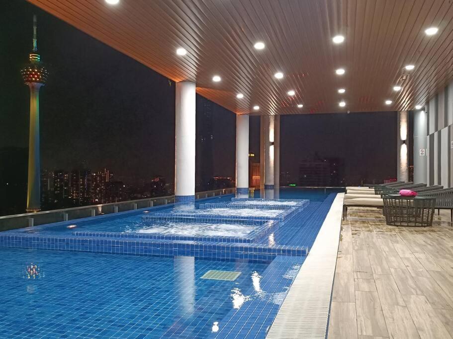 شقة Cl 27A Insta Klcc View & Infinity Pool View كوالالمبور المظهر الخارجي الصورة
