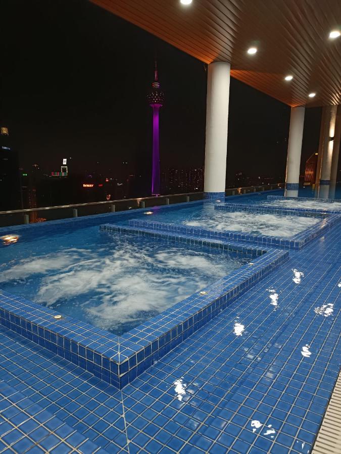 شقة Cl 27A Insta Klcc View & Infinity Pool View كوالالمبور المظهر الخارجي الصورة