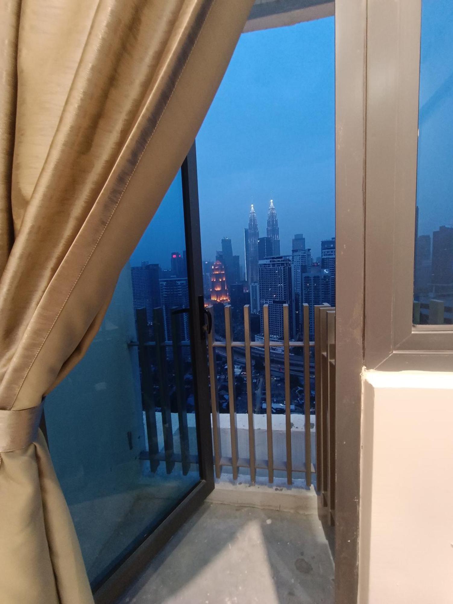 شقة Cl 27A Insta Klcc View & Infinity Pool View كوالالمبور المظهر الخارجي الصورة